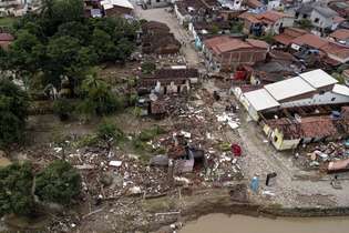Destruição causada pela chuva no município de Itambé, na Bahia