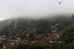 Nova chuva em Petrópolis causa alagamentos de vias