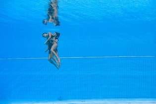 A norte-americana Anita Álvarez desmaiou durante a prova de nado sincronizado do Mundial de Esportes Aquáticos, em Budapeste, na Hungria, na última quarta-feira (23)