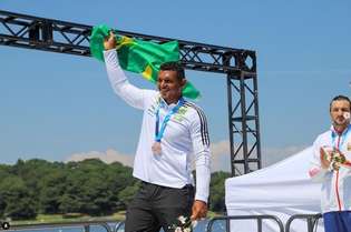 Isaquias Queiroz é campeão mundial