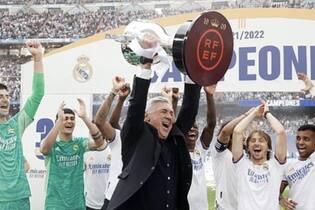 Aos 63 anos, o italiano Carlo Ancelotti soma quase trinta destinados à carreira de técnico profissional