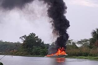A lancha explodiu no Lago Romancini, em Lucas do Rio Verde (MT)