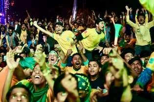 Torcedores vão ao delírio com vitória da Seleção Brasileira em Bangladesh