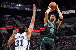 Jayson Tatum garante vitória do Boston Celtics na NBA