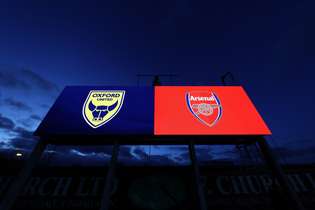 Oxford e Arsenal se enfrentam pela FA Cup nesta segunda-feira (9)