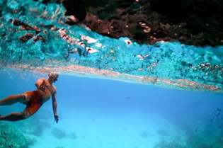 A transparência das águas de Curaçao proporcionam muitas áreas às atividades de mergulho