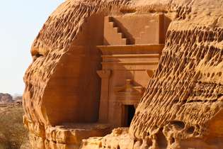 Mada’in Saleh, a  "Petra da Arábia Saudita",  uma cidade esculpida na rocha pelos nabateus