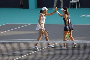 Atuando com a chinesa Shuai Zhang, Luisa Stefani avançou à final de duplas do ATP 500 de Abu Dhabi