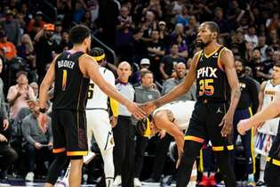 Com 72 pontos da dupla Booker e Kevin Durant, Suns venceu o Nuggets e igualou a série nos playoffs da NBA