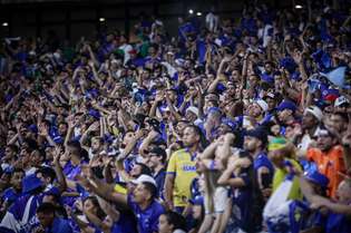 Torcedores do Cruzeiro lotam as arquibancadas do Mineirão