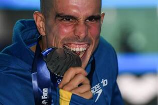 Brasileiro Bruno Fratus conquistou medalha de bronze nos jogos olímpicos de Tóquio nos 50 m livres