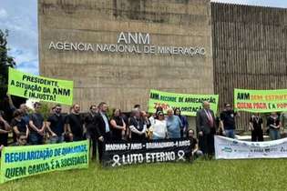 Servidores da ANM fazem ato contra o sucateamento da entidade, responsável pela outorga, fiscalização e regulação da mineração no Brasil