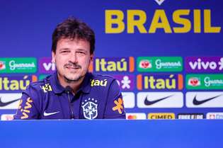 À princípio, Fernando Diniz ficará no comando da seleção brasileira até que o italiano Carlo Ancelotti possa assumir o cargo