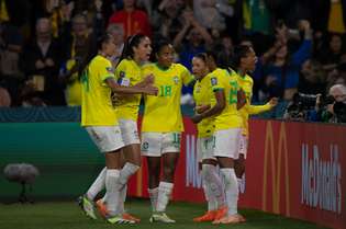 Brasil precisa da vitória para avançar na Copa do Mundo