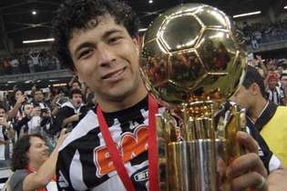 Luan Madson conquistou títulos como a Copa Libertadores, Recopa Sul-Americana e Copa do Brasil pelo Galo