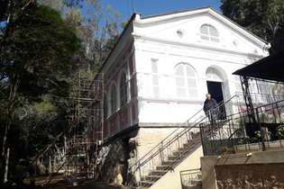Um dos roteiros, "Uma Luz na História", leva ao Museu de Caxambu, atualmente com fachada em restauro