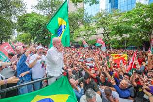Lula durante ato de campanha em BH em 2022
