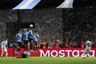 Uruguai venceu a Argentina por 2 a 0 no La Bombonera
