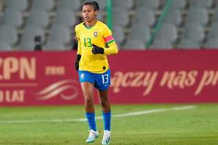 Jogadora da seleção brasileira foi a segunda do elenco a testar positivo para covid-19