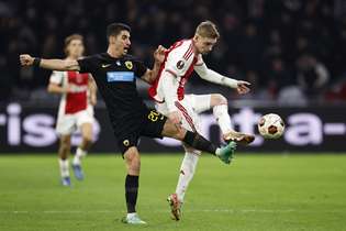 O Ajax venceu o AEK por 3 a 1, na quinta-feira