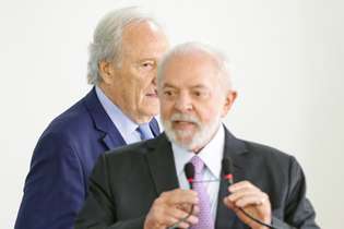 Presidente Lula e Ricardo Lewandowski no anúncio do novo ministro da Justiça, nesta quinta-feira (11)