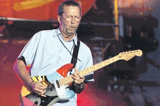 Eric Clapton, que completa 75 anos nesta segunda-feira (30), é um dos maiores guitarristas que já pisaram nesse planeta