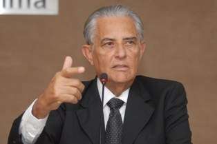 O ex-governador do Distrito Federal, Joaquim Roriz, morreu na manhã dessa quinta-feira