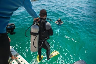 Mergulho de cilindro ou snorkel, a atividade é uma das principais na Ilha Grande