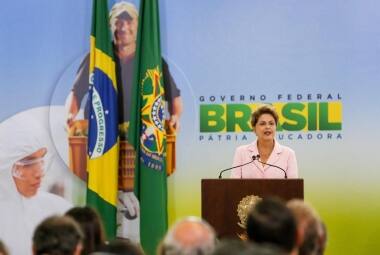 A presidente Dilma minimizou o panelaço registrado em diversas cidades do país na noite desta terça, durante veiculação do programa do PT em rede nacional