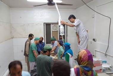 Segundo relato, uma das maiores dificuldades foi mobilizar médicos e enfermeiros, também em choque, para tratar dos feridos