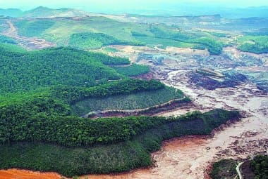 Devastação. Rompimento das barragens da Samarco destruiu Bento Rodrigues, e estragos avançaram sobre outras cidades de Minas