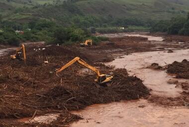 Na cidade de Rio Doce, lama também causou destruição