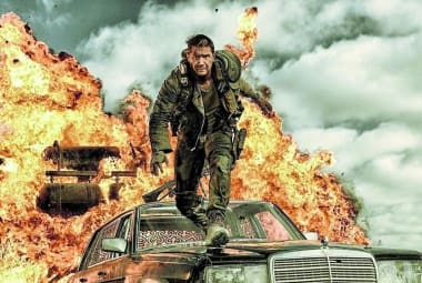 Ação. Tom Hardy vive o protagonista na produção que retomou a história do policial sobrevivendo em uma terra devastada