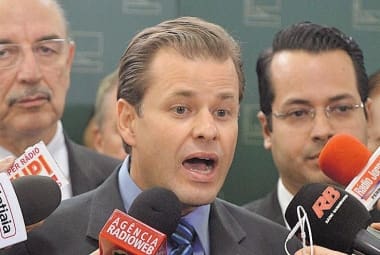 Eleição. Leonardo Quintão (centro) foi criticado por estar articulando a favor de Leonardo Picciani