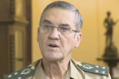 Comandante-geral do Exército, Eduardo Villas Bôas, comenta a atual conjuntura política do país