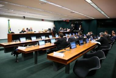 O Conselho de Ética da Câmara vota parecer de processo contra Cunha 