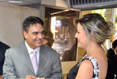 Guilherme de Pádua e a estilista mineira Juliana Lacerda durante casamento em BH