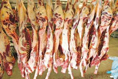 Carne Fraca: consumidores estão mais cautelosos e pensam em mudança de hábitos