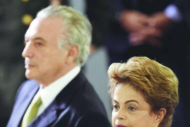 Dilma e Temer. Ação contra ex-presidente poderá levar ao afastamento do atual governante