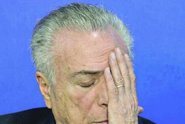 Presidente tenta garantir apoio do PSDB, mas partido faz críticas públicas ao governo federal
