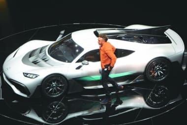 Lewis Hamilton e o inédito hipercarro da Mercedes, o Project One