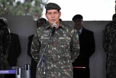 O comando do Exército brasileiro não deverá punir o general Antonio Hamilton Mourão