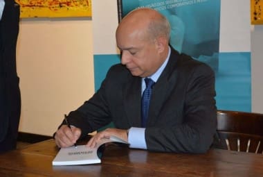 Sérgio Frade no lançamento do livro “Riscos e Seguros”, em maio deste ano