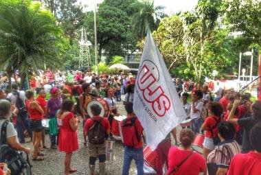 Protesto contra a prisão de Lula fecha rodovia próximo ao acesso ao aeroporto Leite Lopes
