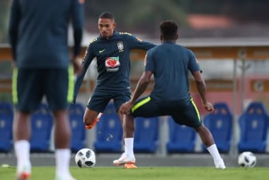 A pedido do técnico Tite, Vitinho está ajudando na preparação da seleção brasileira que vai para Rússia