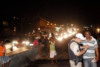 A Polícia Militar Rodoviária (PMR) esteve no local e escutou os moradores 