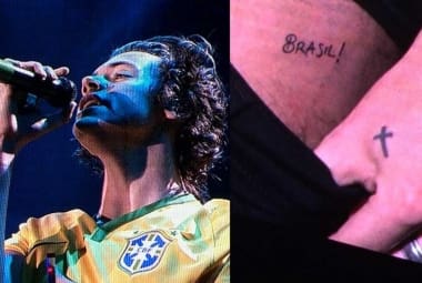 Harry Styles abaixa a calça e mostra tattoo do Brasil no primeiro show do One Direction no Rio