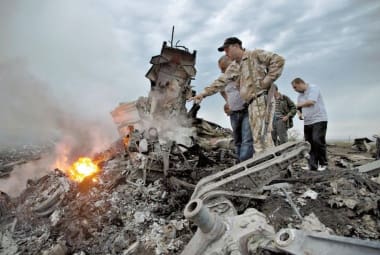 Leste ucraniano. Queda do voo MH17 da Malaysia Airlines pode ser considerada crime de guerra
