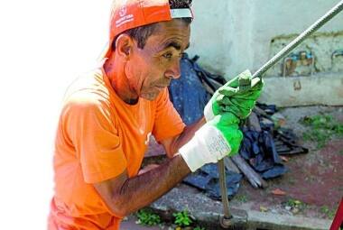 Diversão. “Quem é gari não consegue deixar a profissão, sente falta da correria”,conta José Luis, 50