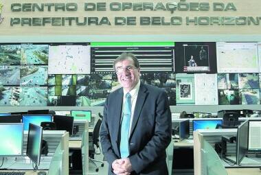 Sobre o COP. Sala de Controle Integrado tem 95 computadores; diretor José Alves Candez Neto espera reunir ao menos 29 órgãos no local 